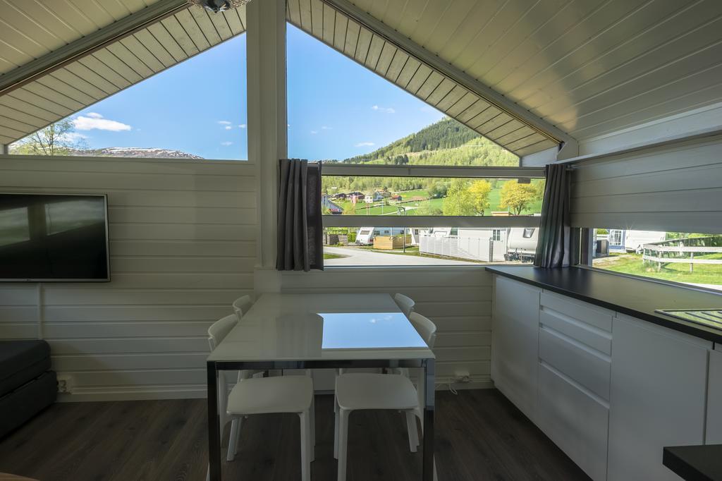 Jolstraholmen Camping Og Hytter Vassenden Bagian luar foto