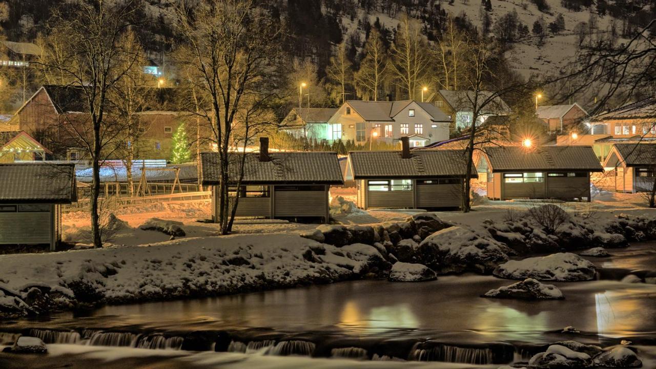 Jolstraholmen Camping Og Hytter Vassenden Bagian luar foto