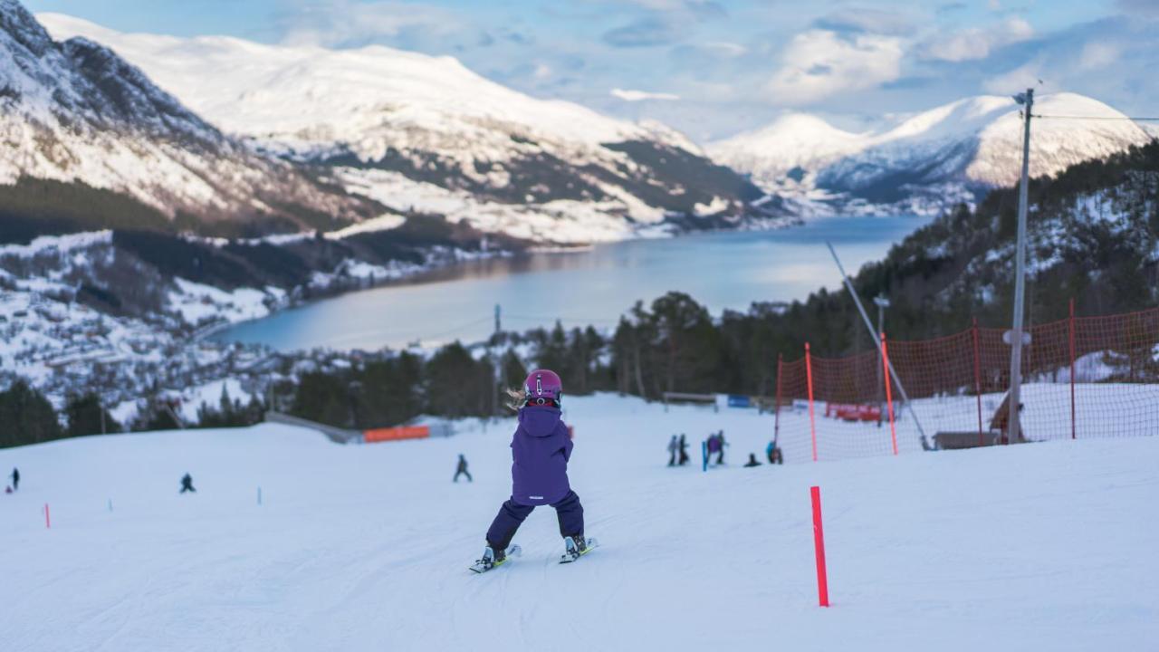 Jolstraholmen Camping Og Hytter Vassenden Bagian luar foto