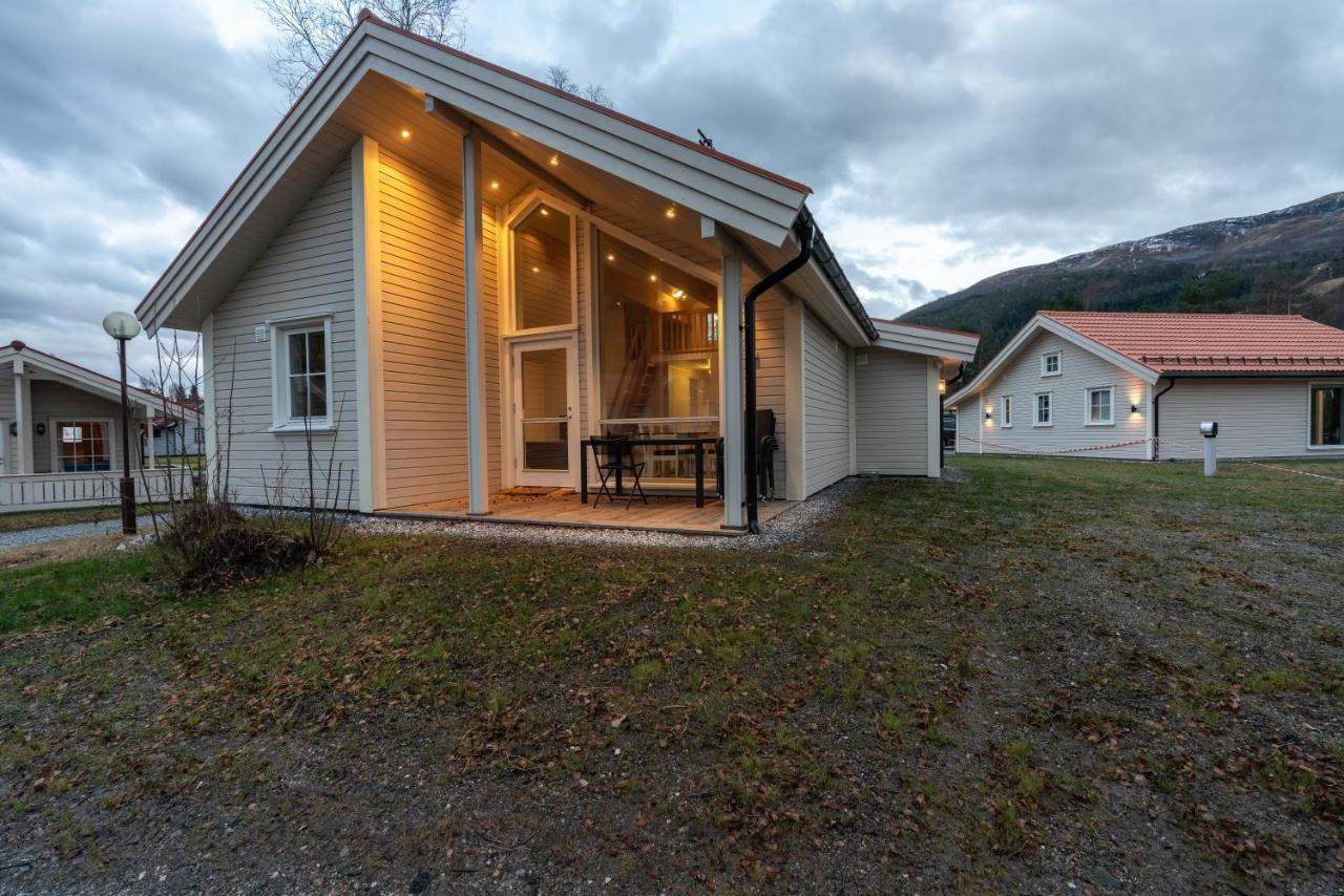 Jolstraholmen Camping Og Hytter Vassenden Bagian luar foto