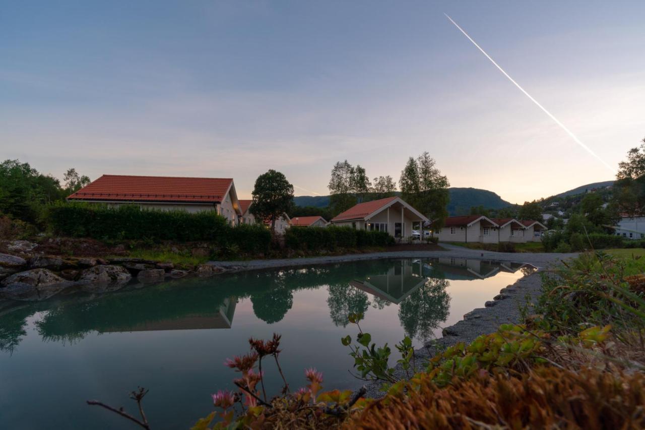Jolstraholmen Camping Og Hytter Vassenden Bagian luar foto
